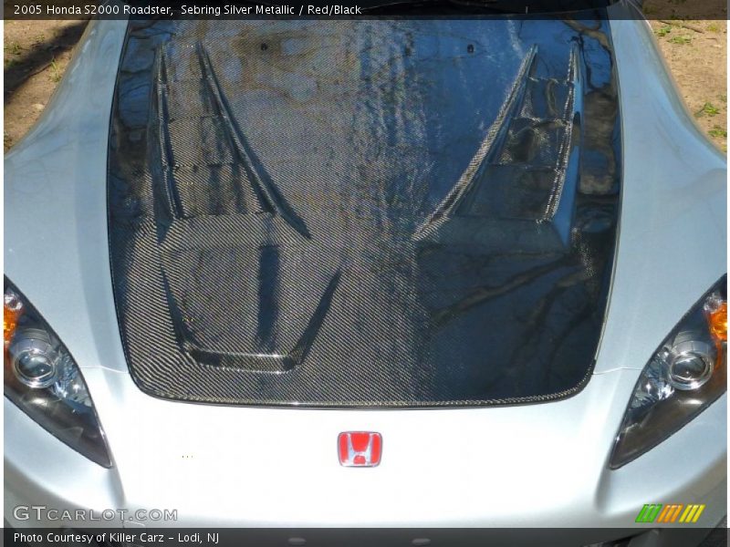 Sebring Silver Metallic / Red/Black 2005 Honda S2000 Roadster
