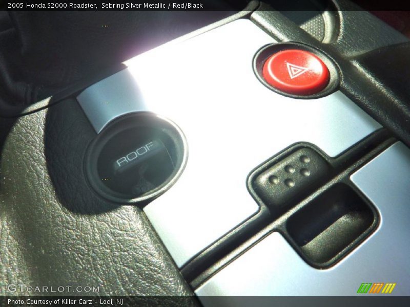 Sebring Silver Metallic / Red/Black 2005 Honda S2000 Roadster