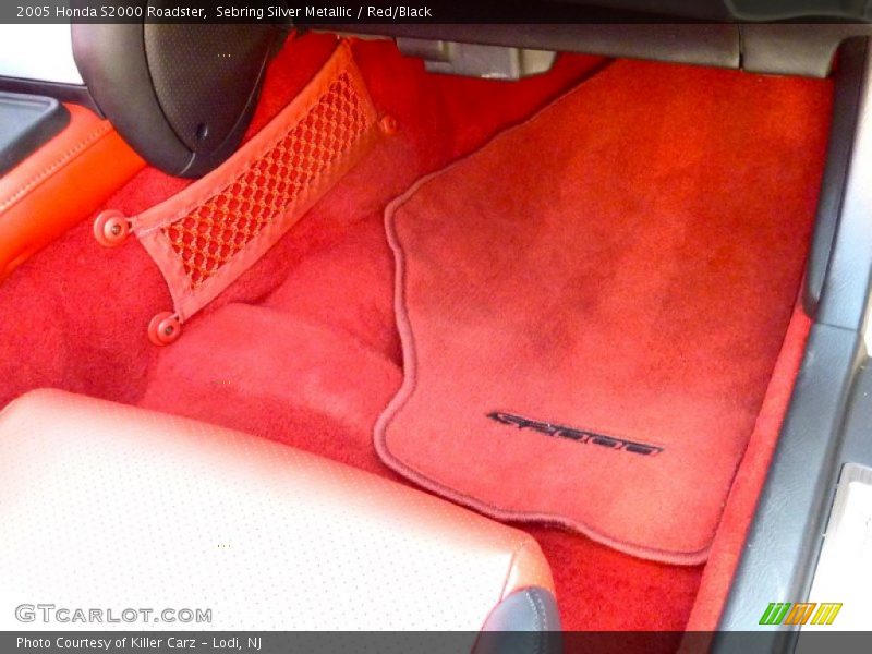 Sebring Silver Metallic / Red/Black 2005 Honda S2000 Roadster