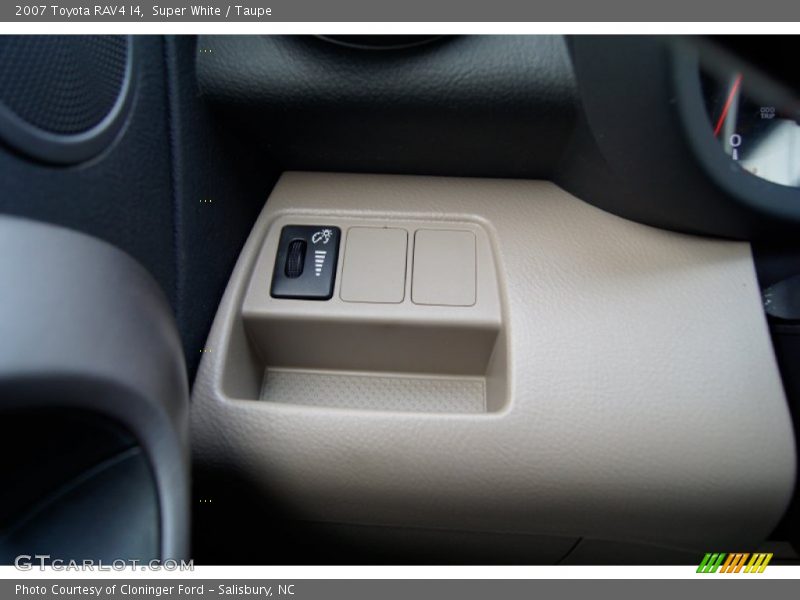 Super White / Taupe 2007 Toyota RAV4 I4