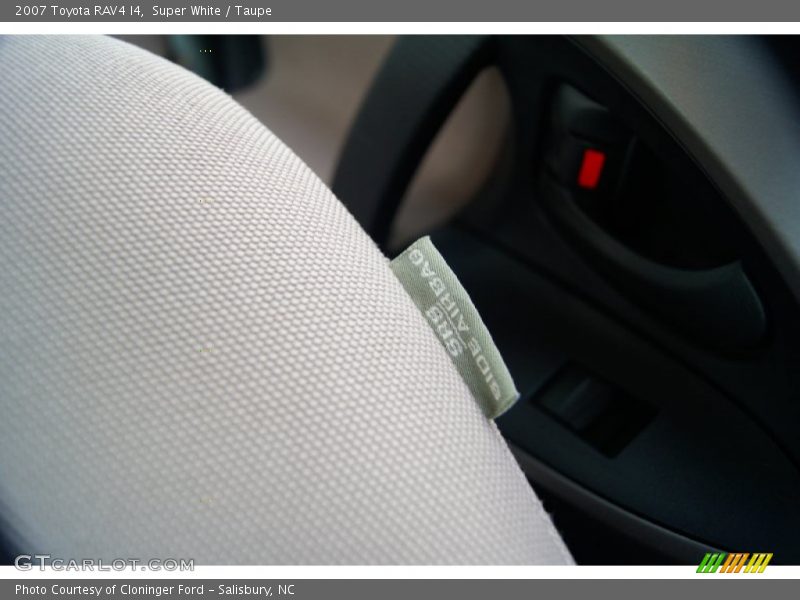 Super White / Taupe 2007 Toyota RAV4 I4