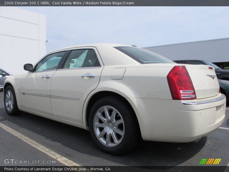 Cool Vanilla White / Medium Pebble Beige/Cream 2009 Chrysler 300 C HEMI