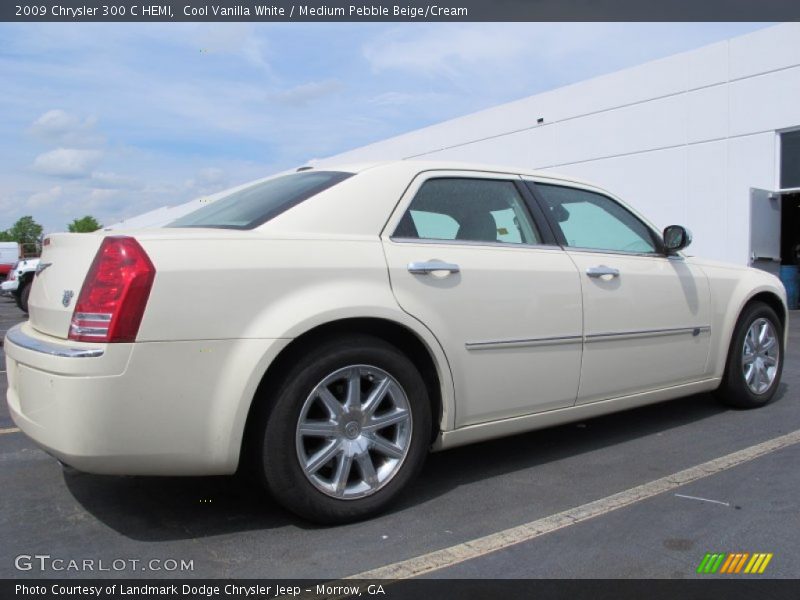 Cool Vanilla White / Medium Pebble Beige/Cream 2009 Chrysler 300 C HEMI