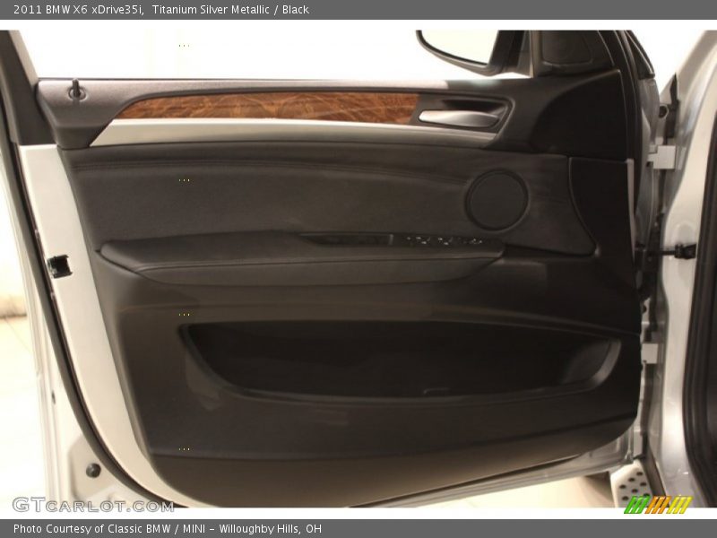 Titanium Silver Metallic / Black 2011 BMW X6 xDrive35i