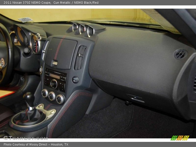 Dashboard of 2011 370Z NISMO Coupe