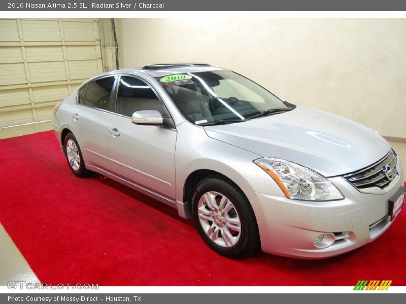 Radiant Silver / Charcoal 2010 Nissan Altima 2.5 SL