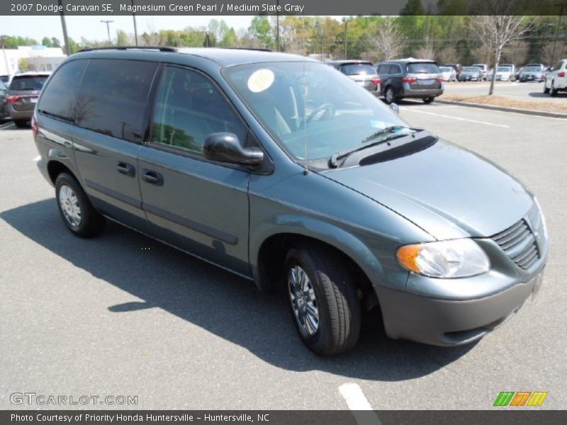 Magnesium Green Pearl / Medium Slate Gray 2007 Dodge Caravan SE