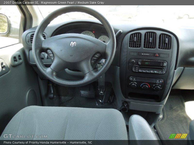 Magnesium Green Pearl / Medium Slate Gray 2007 Dodge Caravan SE