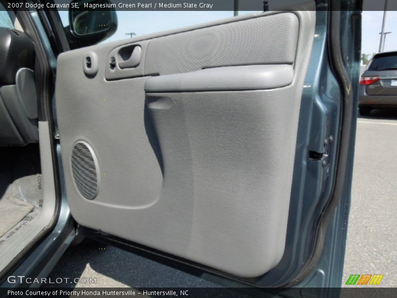 Magnesium Green Pearl / Medium Slate Gray 2007 Dodge Caravan SE