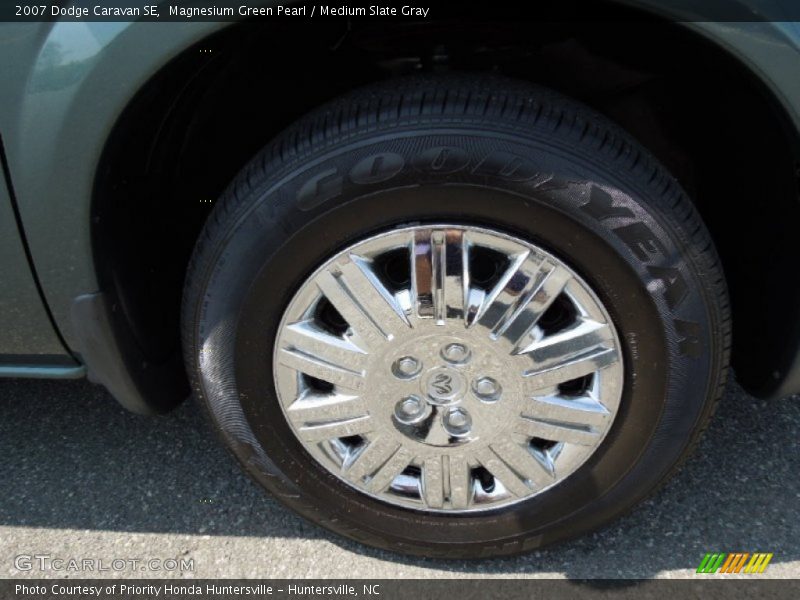 Magnesium Green Pearl / Medium Slate Gray 2007 Dodge Caravan SE
