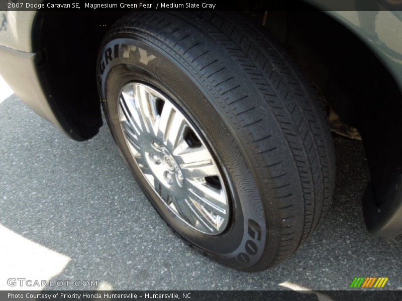 Magnesium Green Pearl / Medium Slate Gray 2007 Dodge Caravan SE