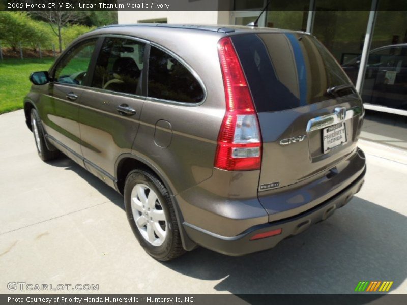 Urban Titanium Metallic / Ivory 2009 Honda CR-V EX