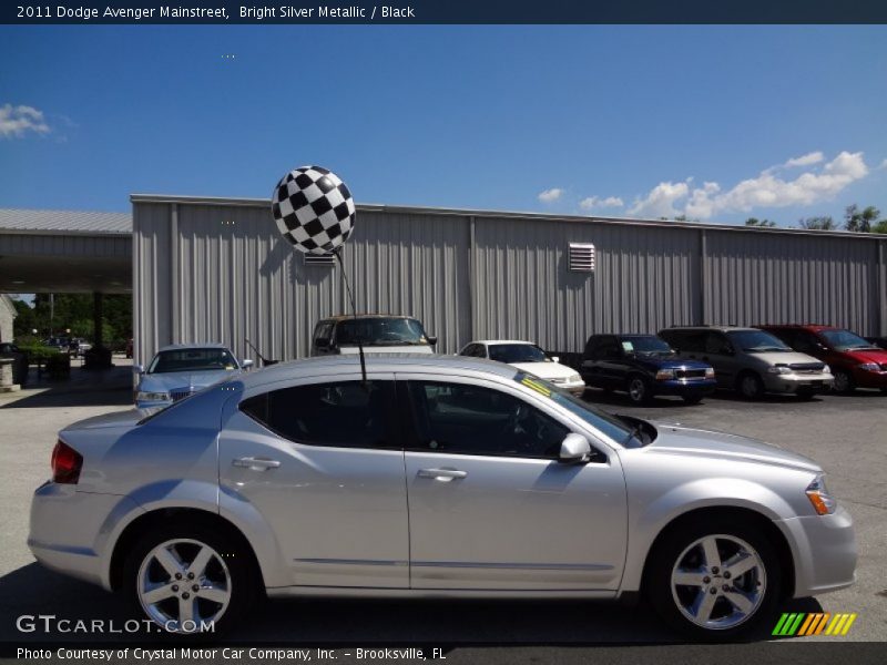 Bright Silver Metallic / Black 2011 Dodge Avenger Mainstreet