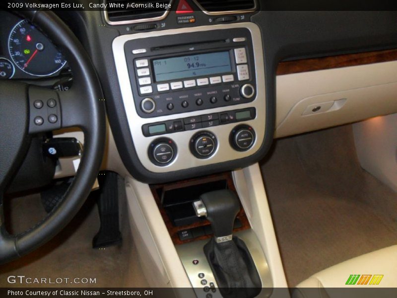 Candy White / Cornsilk Beige 2009 Volkswagen Eos Lux