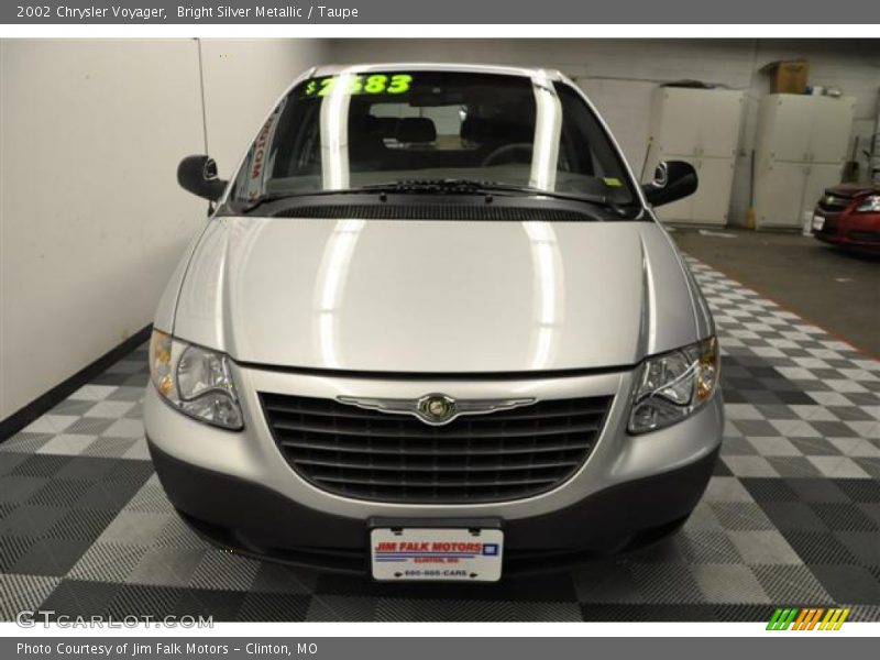 Bright Silver Metallic / Taupe 2002 Chrysler Voyager