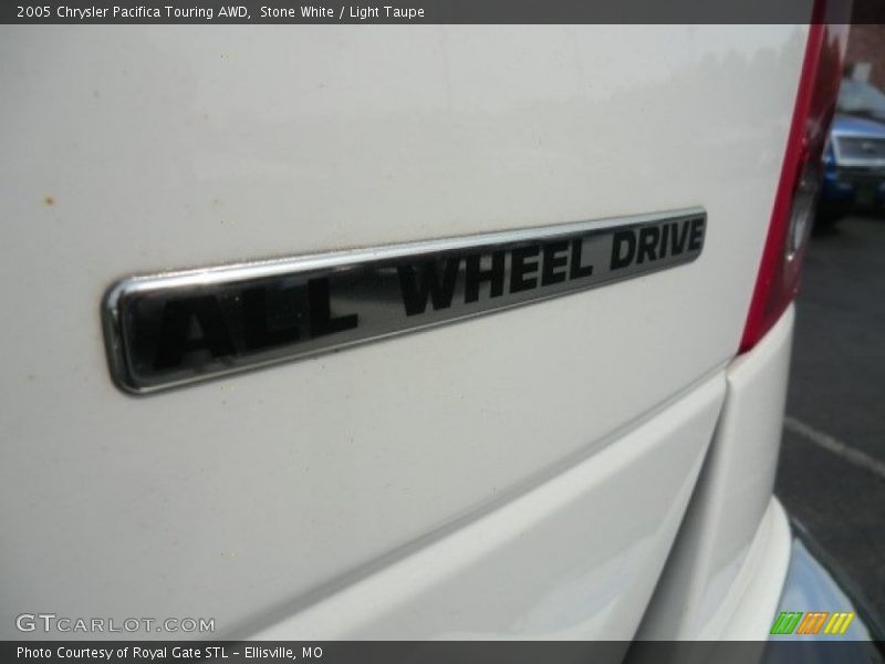 Stone White / Light Taupe 2005 Chrysler Pacifica Touring AWD