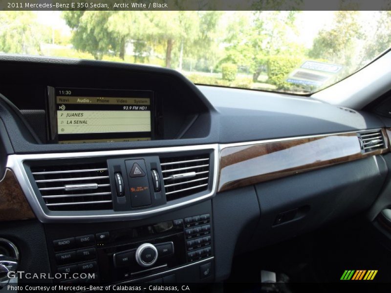 Arctic White / Black 2011 Mercedes-Benz E 350 Sedan