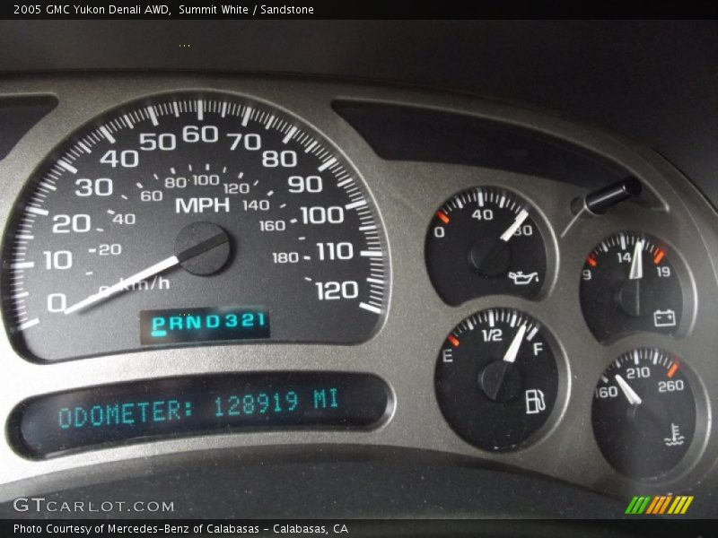 Summit White / Sandstone 2005 GMC Yukon Denali AWD