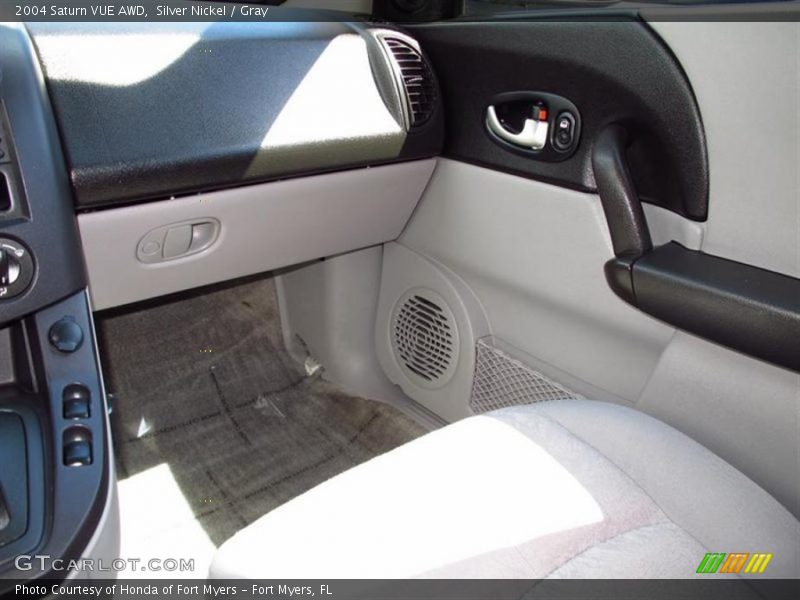 Silver Nickel / Gray 2004 Saturn VUE AWD