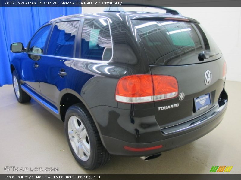 Shadow Blue Metallic / Kristal Grey 2005 Volkswagen Touareg V8