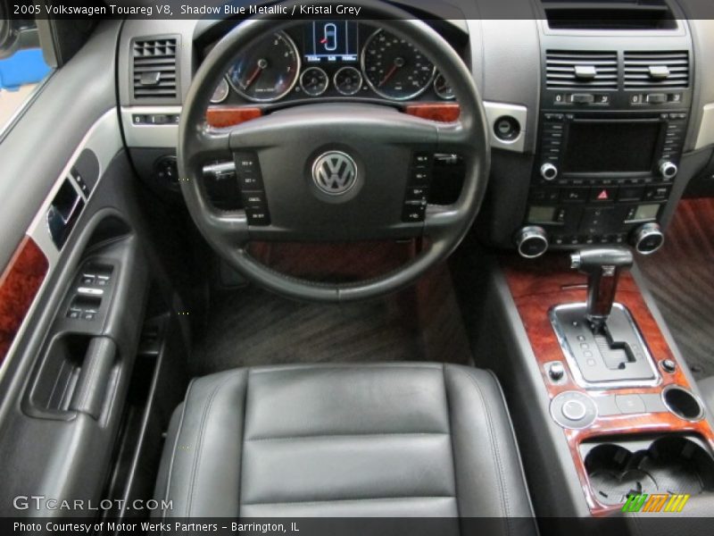 Shadow Blue Metallic / Kristal Grey 2005 Volkswagen Touareg V8