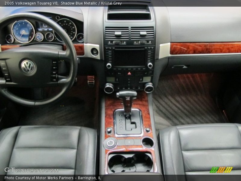Shadow Blue Metallic / Kristal Grey 2005 Volkswagen Touareg V8
