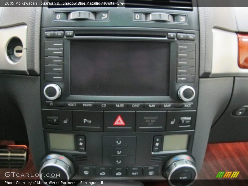 Shadow Blue Metallic / Kristal Grey 2005 Volkswagen Touareg V8