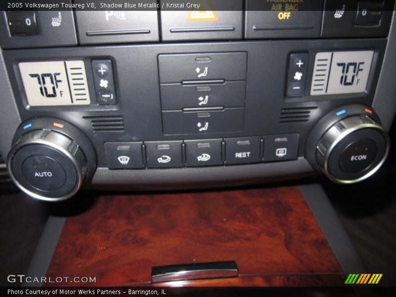 Shadow Blue Metallic / Kristal Grey 2005 Volkswagen Touareg V8
