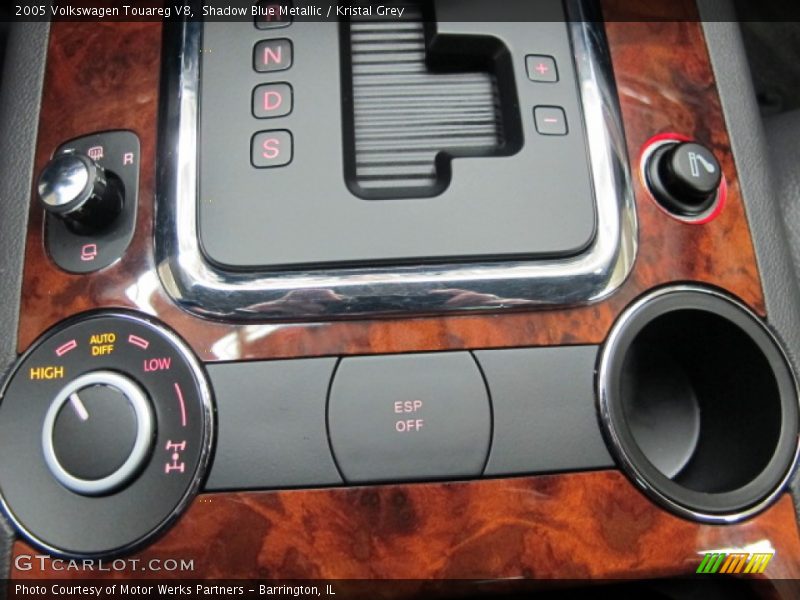 Shadow Blue Metallic / Kristal Grey 2005 Volkswagen Touareg V8