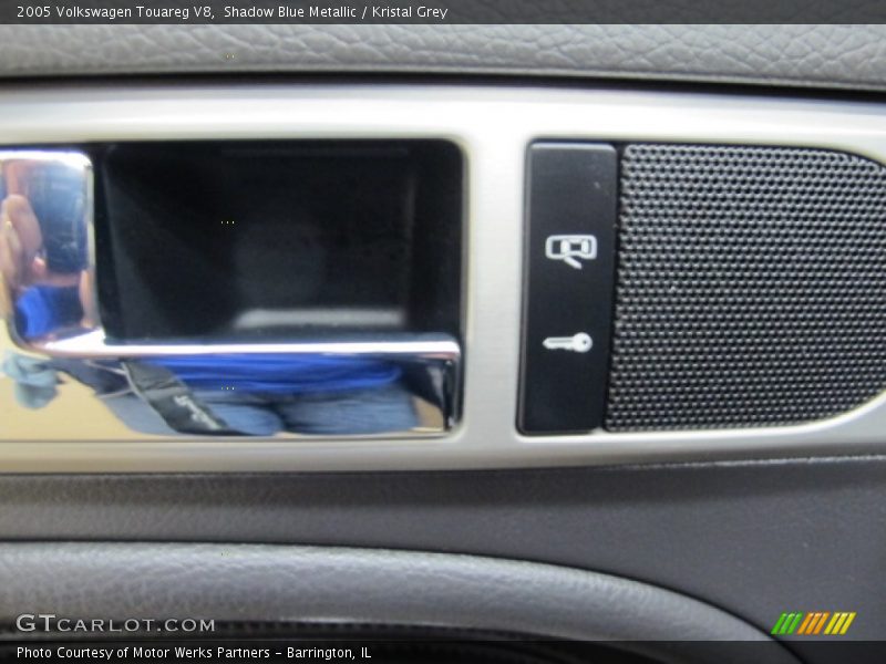 Shadow Blue Metallic / Kristal Grey 2005 Volkswagen Touareg V8