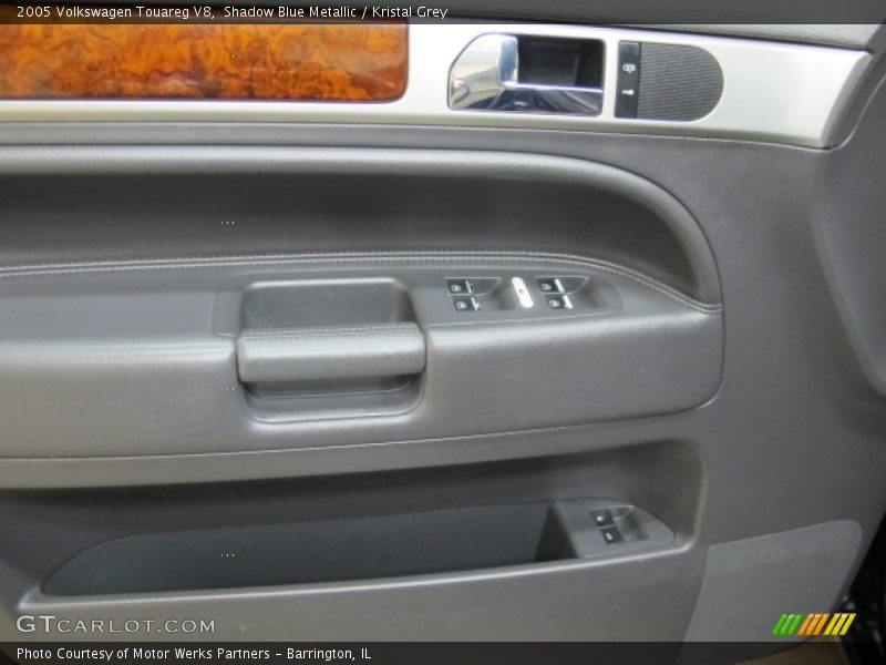 Shadow Blue Metallic / Kristal Grey 2005 Volkswagen Touareg V8