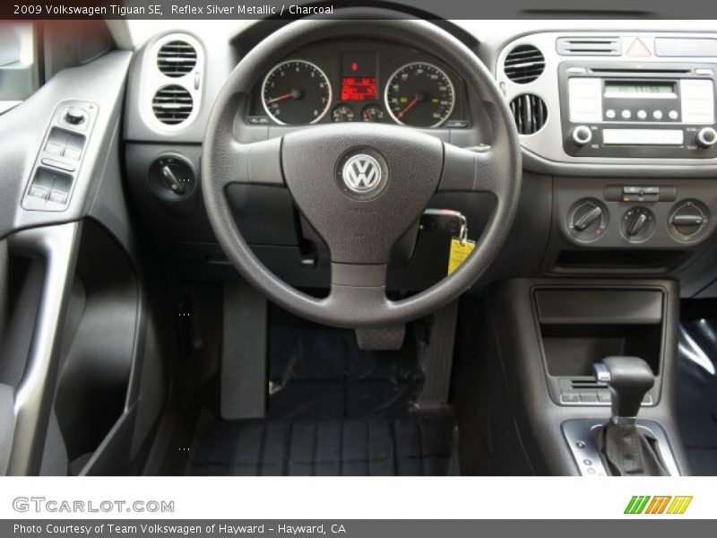 Reflex Silver Metallic / Charcoal 2009 Volkswagen Tiguan SE