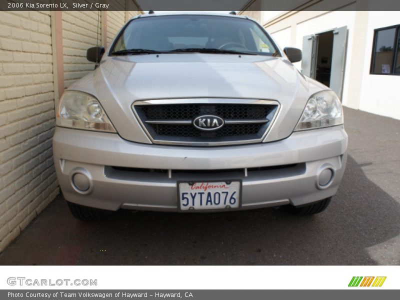 Silver / Gray 2006 Kia Sorento LX