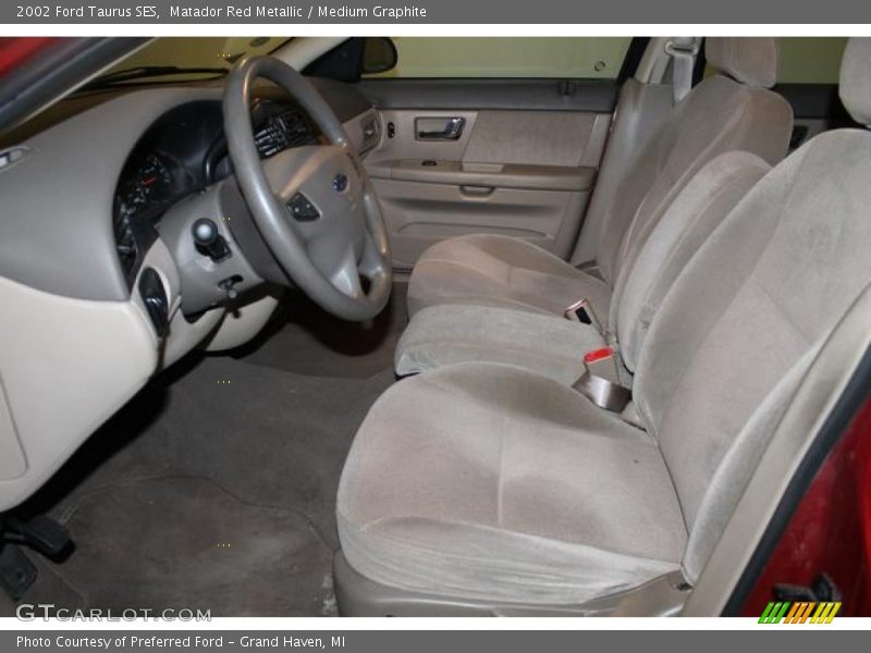 Matador Red Metallic / Medium Graphite 2002 Ford Taurus SES