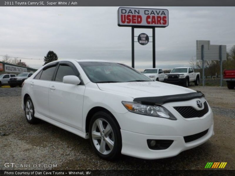 Super White / Ash 2011 Toyota Camry SE