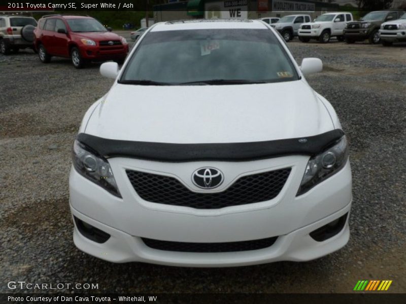 Super White / Ash 2011 Toyota Camry SE