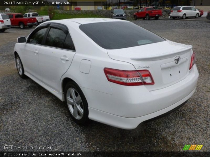 Super White / Ash 2011 Toyota Camry SE