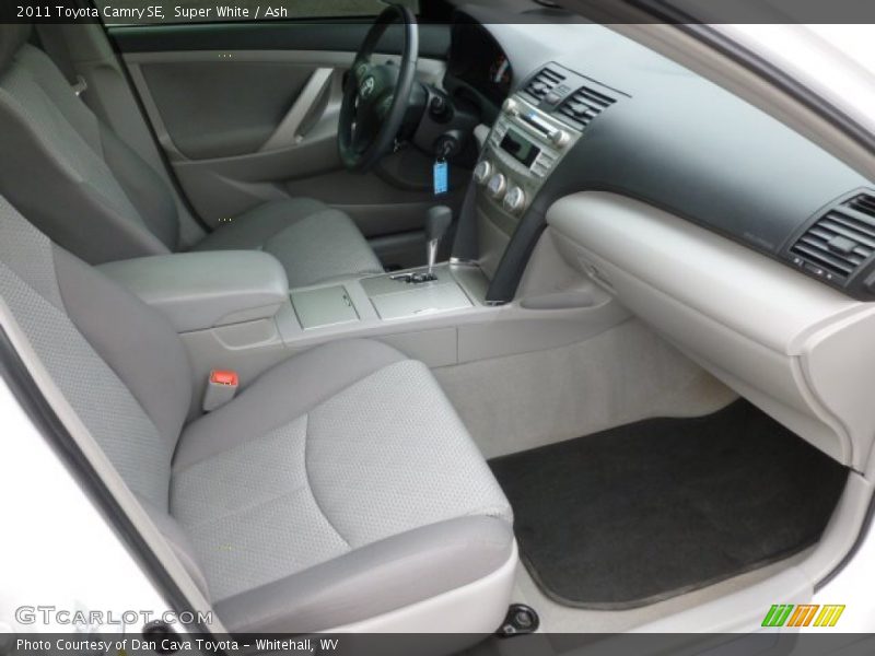 Super White / Ash 2011 Toyota Camry SE