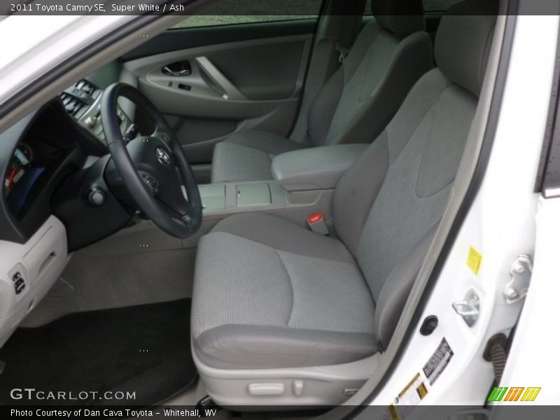Super White / Ash 2011 Toyota Camry SE