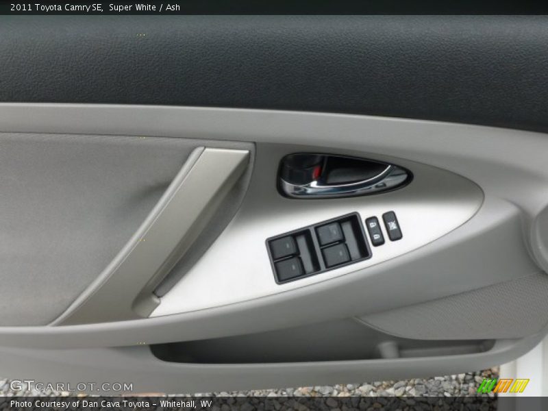 Super White / Ash 2011 Toyota Camry SE