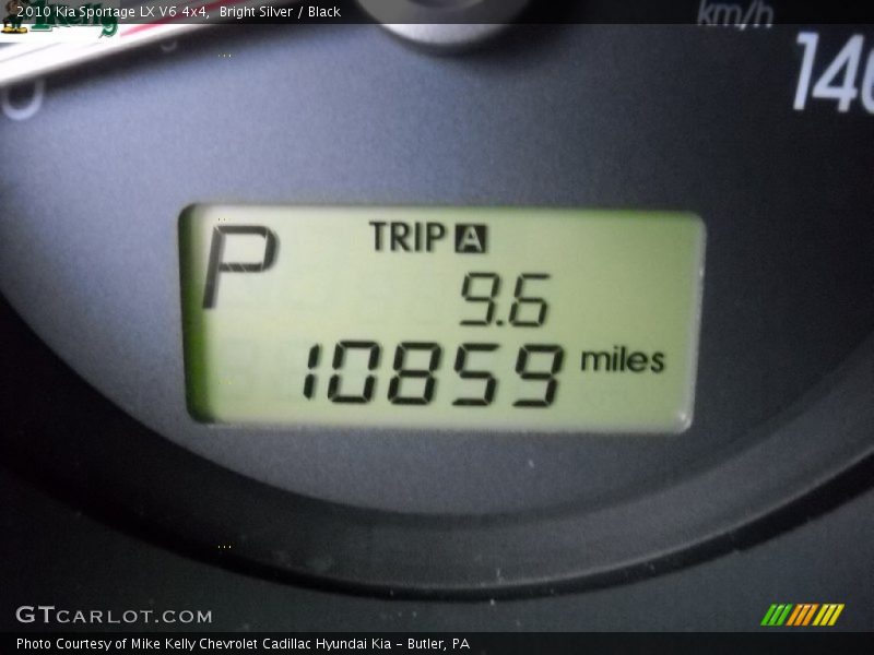 Bright Silver / Black 2010 Kia Sportage LX V6 4x4