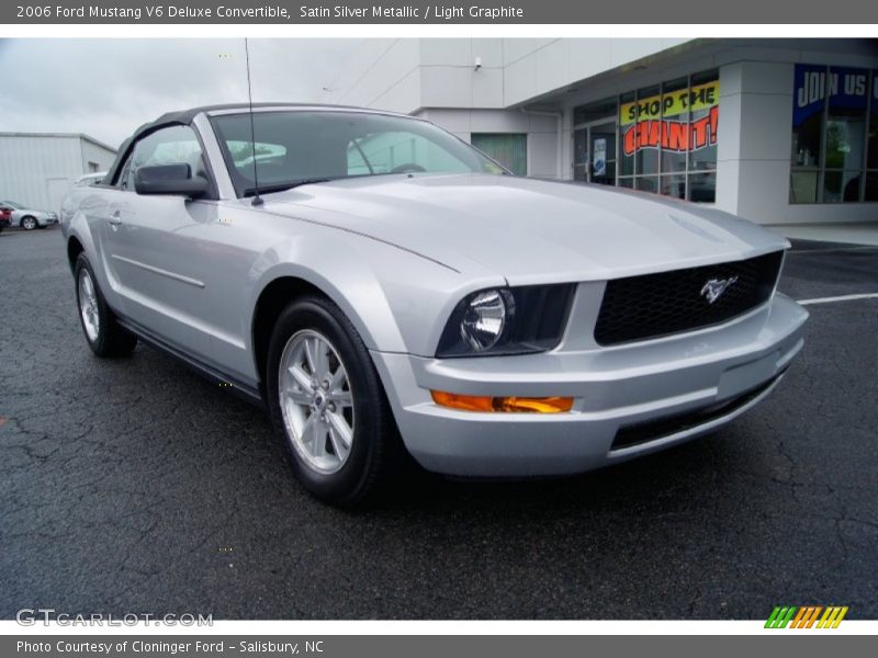 Front 3/4 View of 2006 Mustang V6 Deluxe Convertible