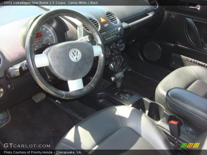 Candy White / Black 2009 Volkswagen New Beetle 2.5 Coupe