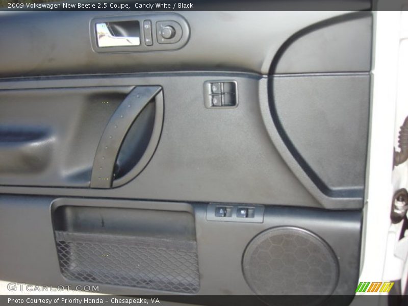 Candy White / Black 2009 Volkswagen New Beetle 2.5 Coupe