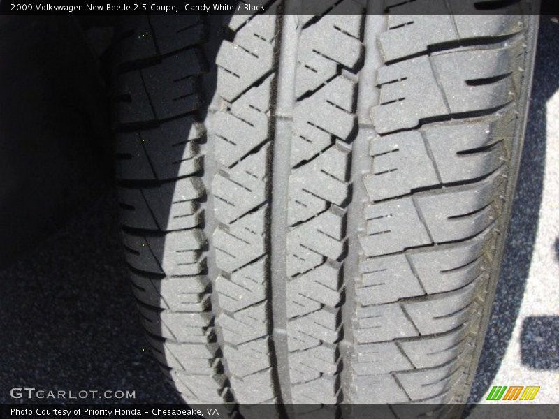 Candy White / Black 2009 Volkswagen New Beetle 2.5 Coupe