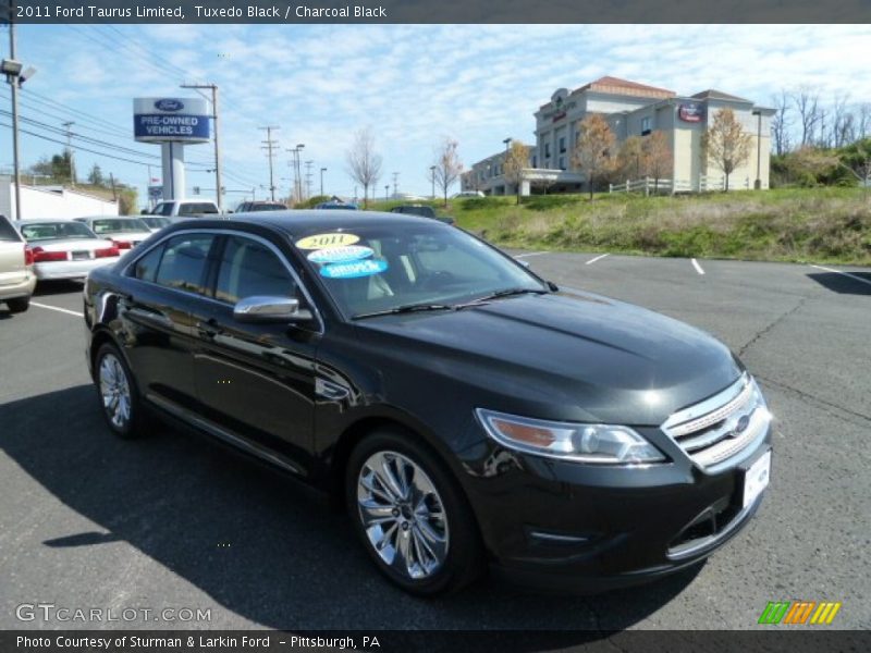 Tuxedo Black / Charcoal Black 2011 Ford Taurus Limited
