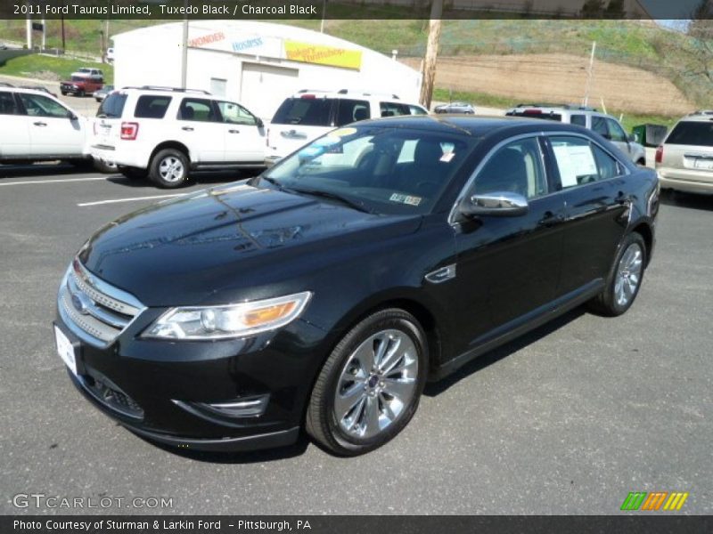 Tuxedo Black / Charcoal Black 2011 Ford Taurus Limited