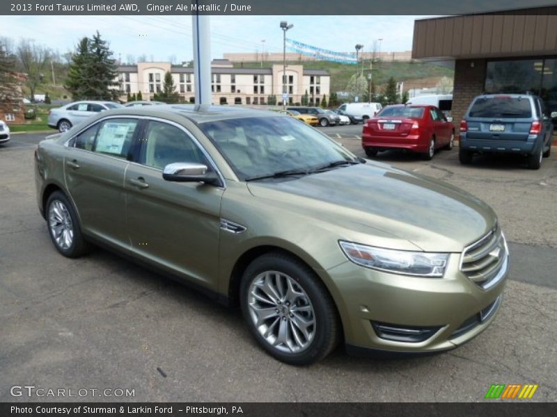 Front 3/4 View of 2013 Taurus Limited AWD
