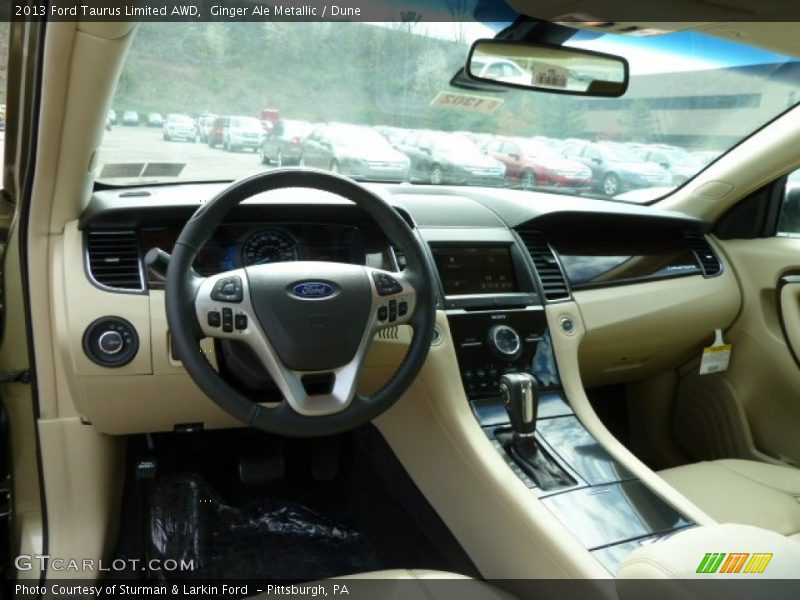 Dashboard of 2013 Taurus Limited AWD