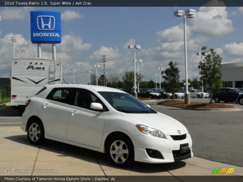 Super White / Ash Gray 2010 Toyota Matrix 1.8